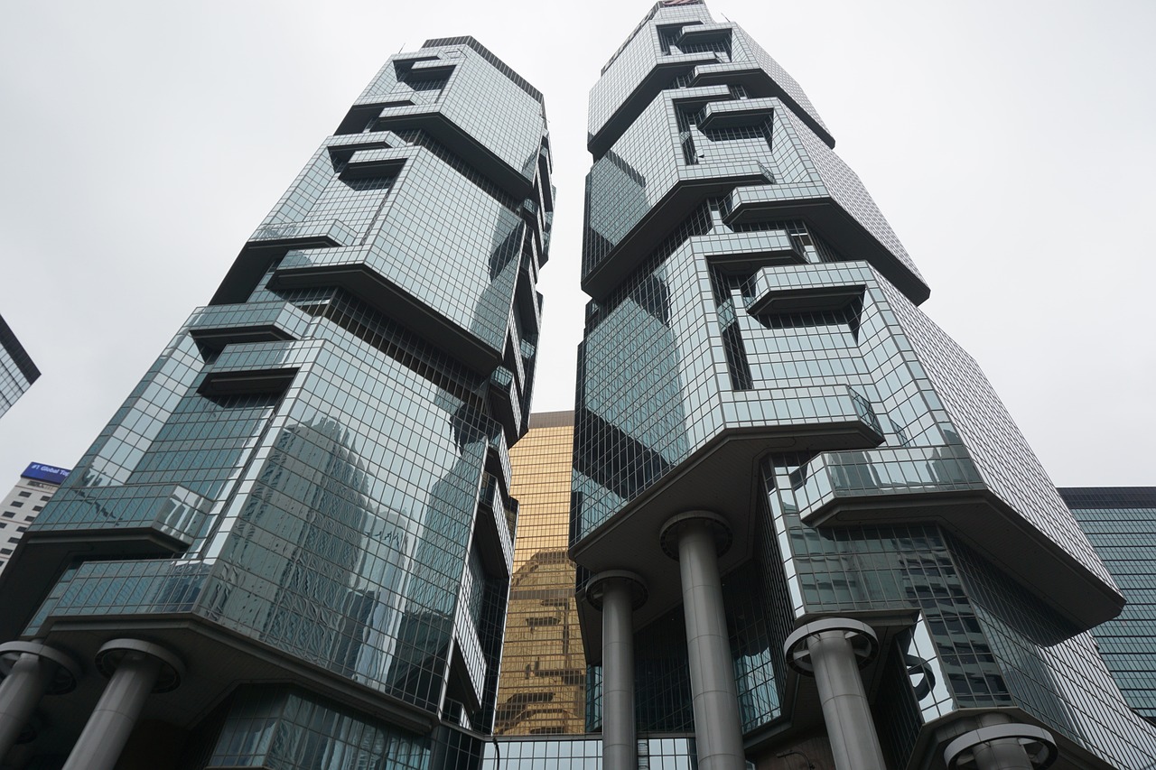 集团与上市，企业成长的双翼之路