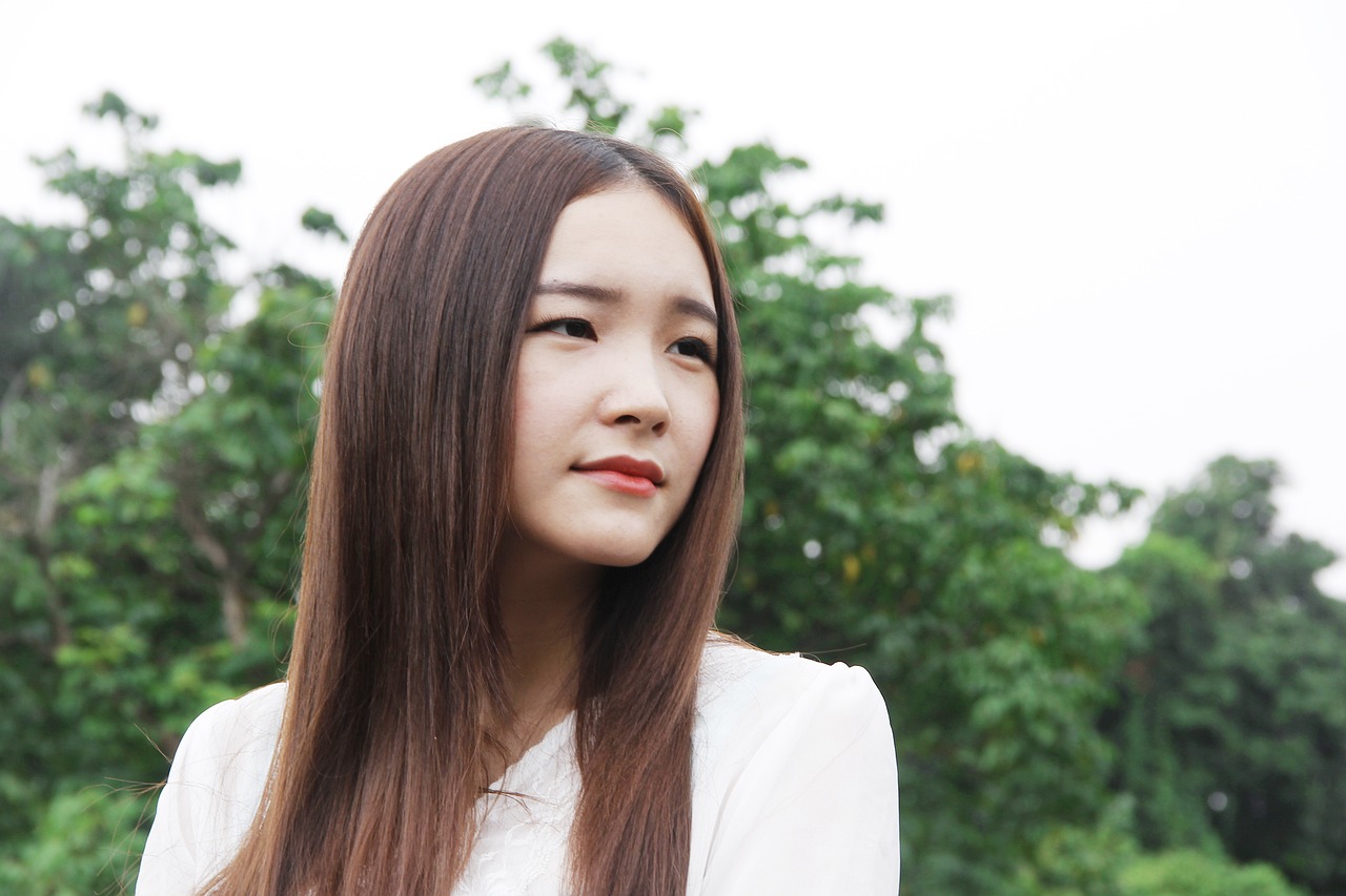电影艺术魅力探索与反思，调教美女电影的双重解读