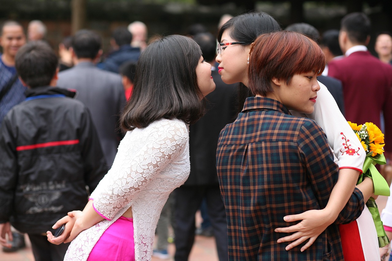 电影妻子的诱惑，情感背叛与救赎的力量之战