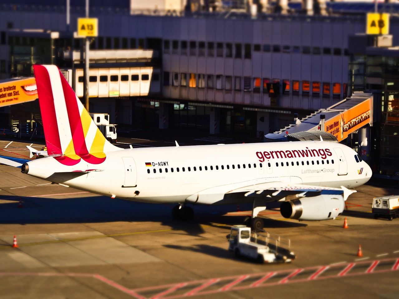 全球航空运输面临的挑战与应对策略，飞机停运最新公告解析