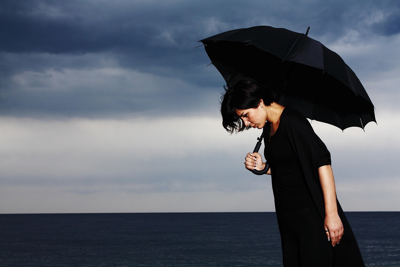新款时尚雨伞，引领潮流的雨中伴侣，尽显个性风采