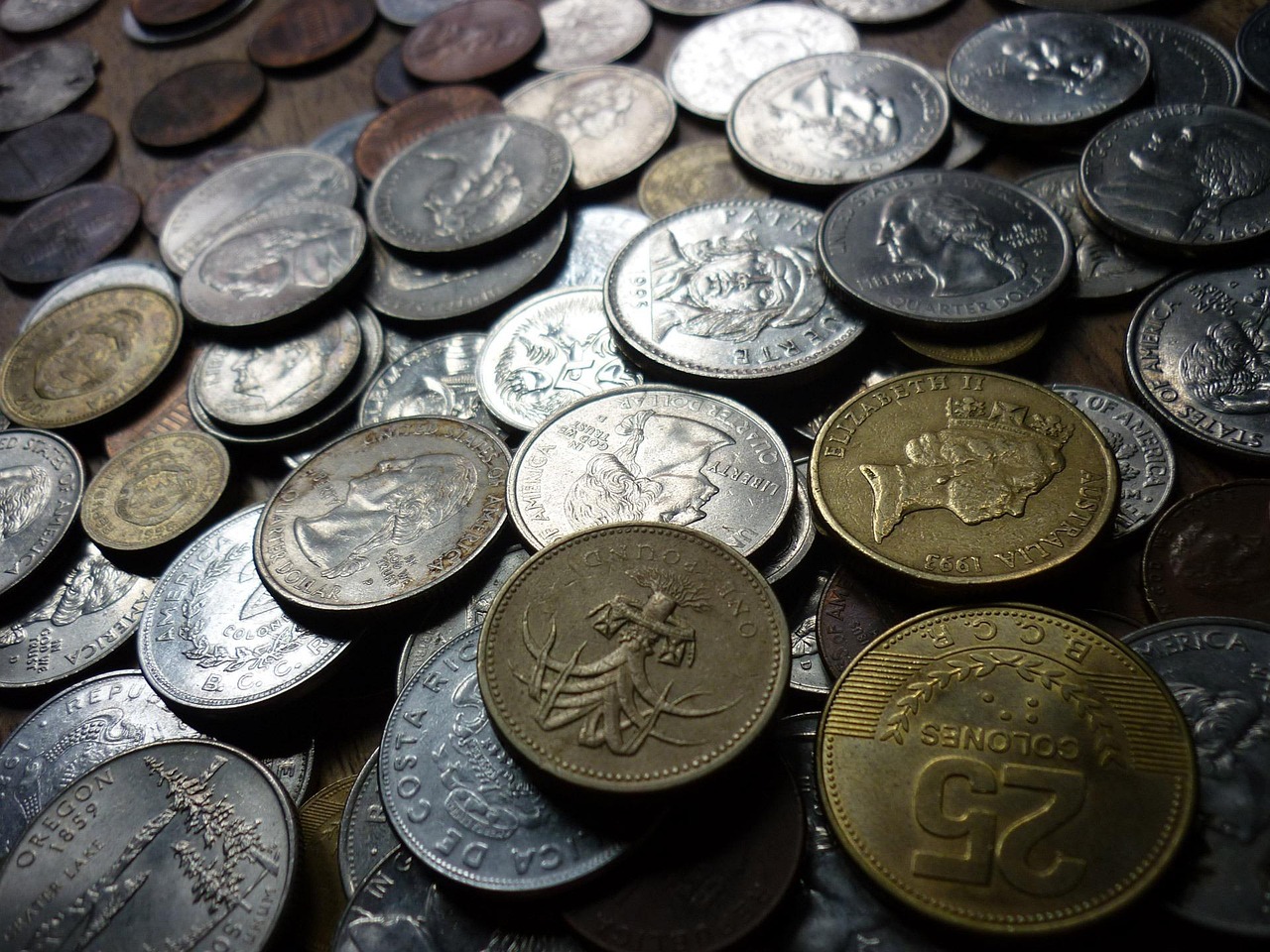 2015年熊猫银币10元的市场魅力与最新价格解析