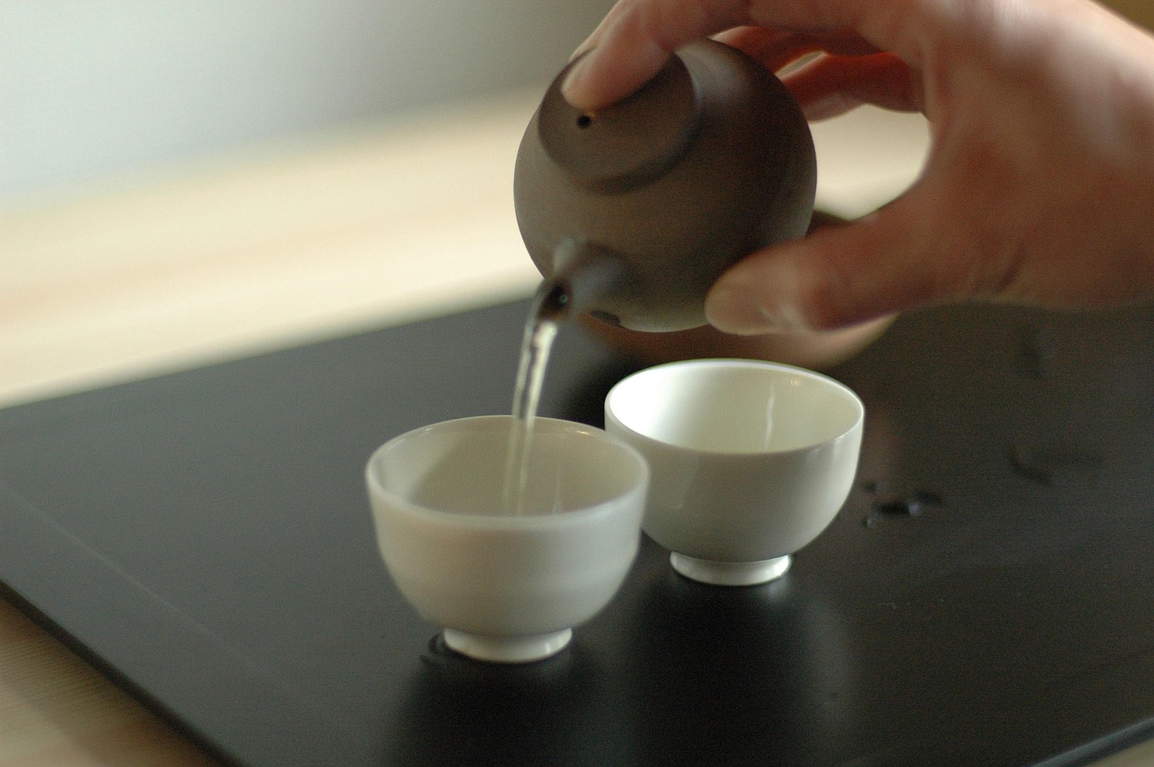 云南七子饼茶价格表揭秘，独特魅力与实惠价格一览