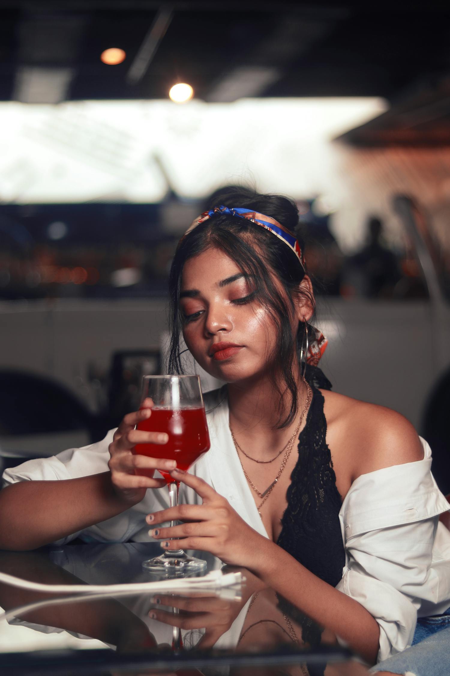荧幕酒韵，爱喝酒的女明星的独特魅力