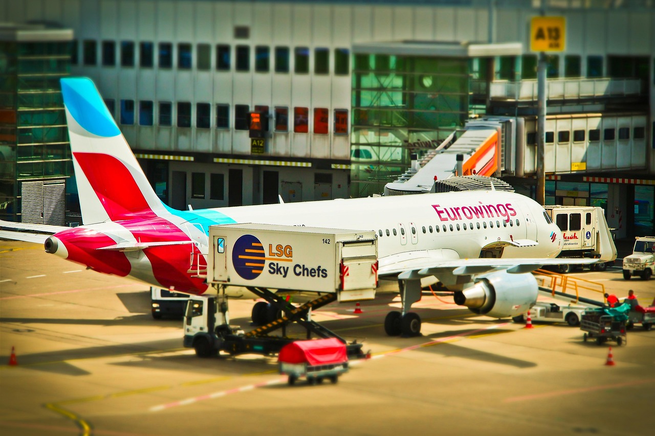 探索航空旅行的便捷之路，最新航班时刻表查询服务助你轻松出行