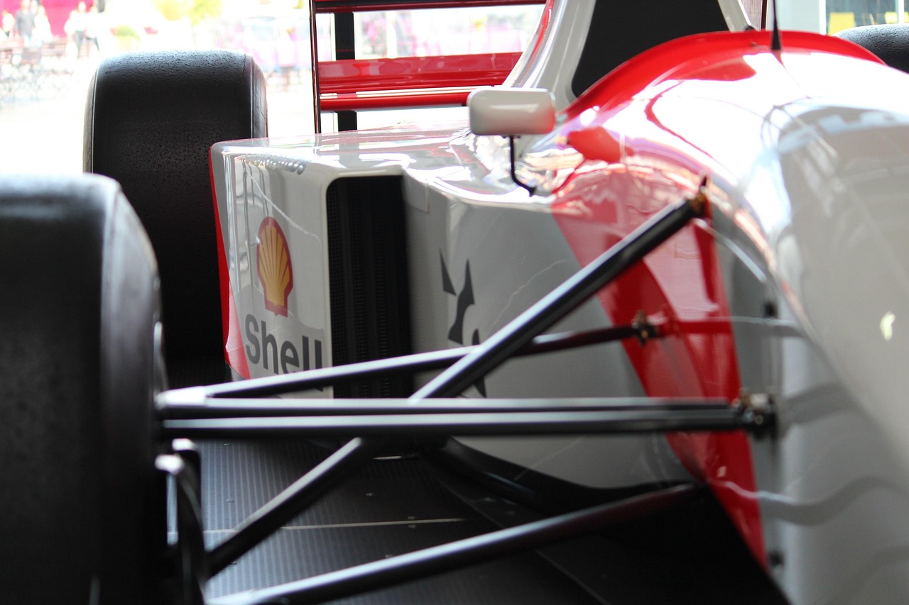 F1赛车比赛完整版视频，速度与激情的极致展现