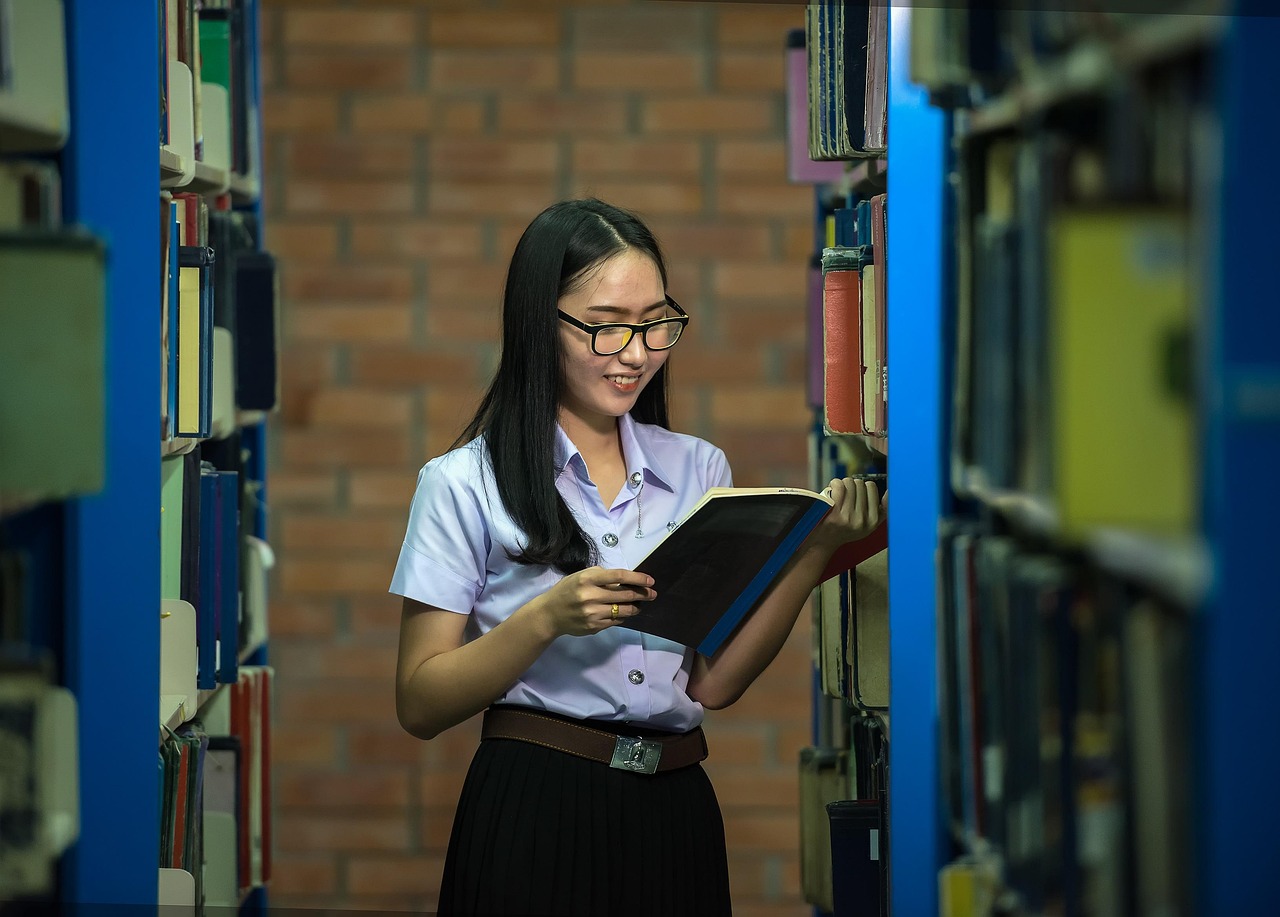 新任女教师的角色与挑战，重塑教育之光之旅