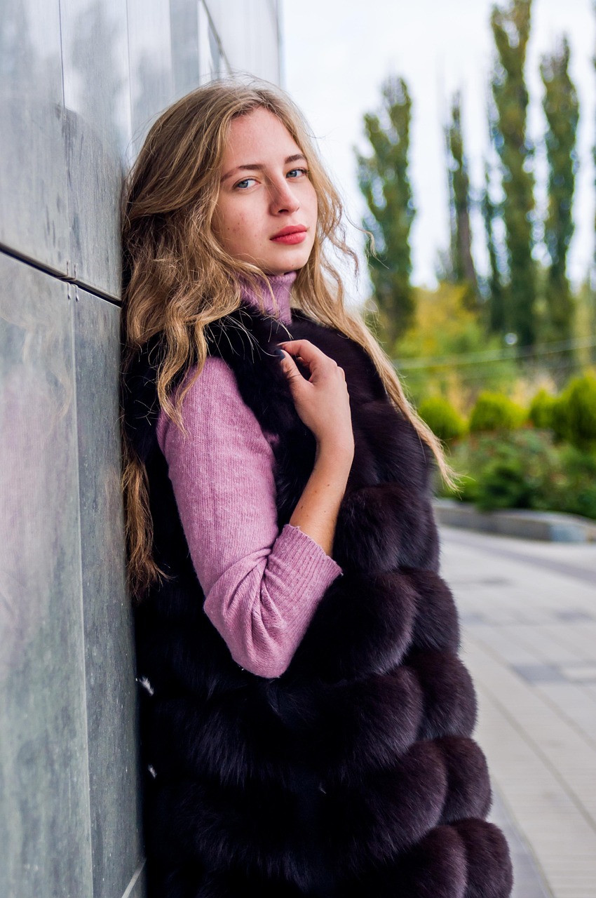 探索女性时尚新潮流,2023年女性流行染发色彩