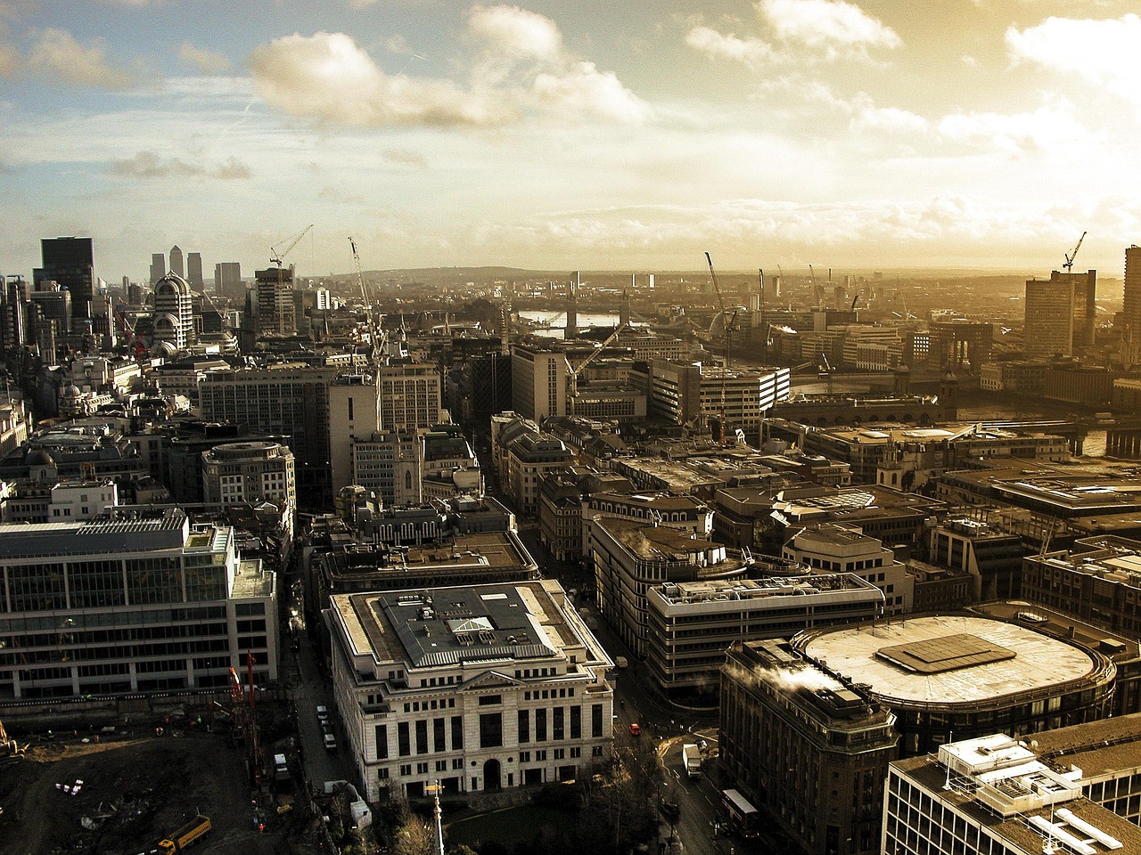 美豪上市,迈向资本市场的卓越之旅