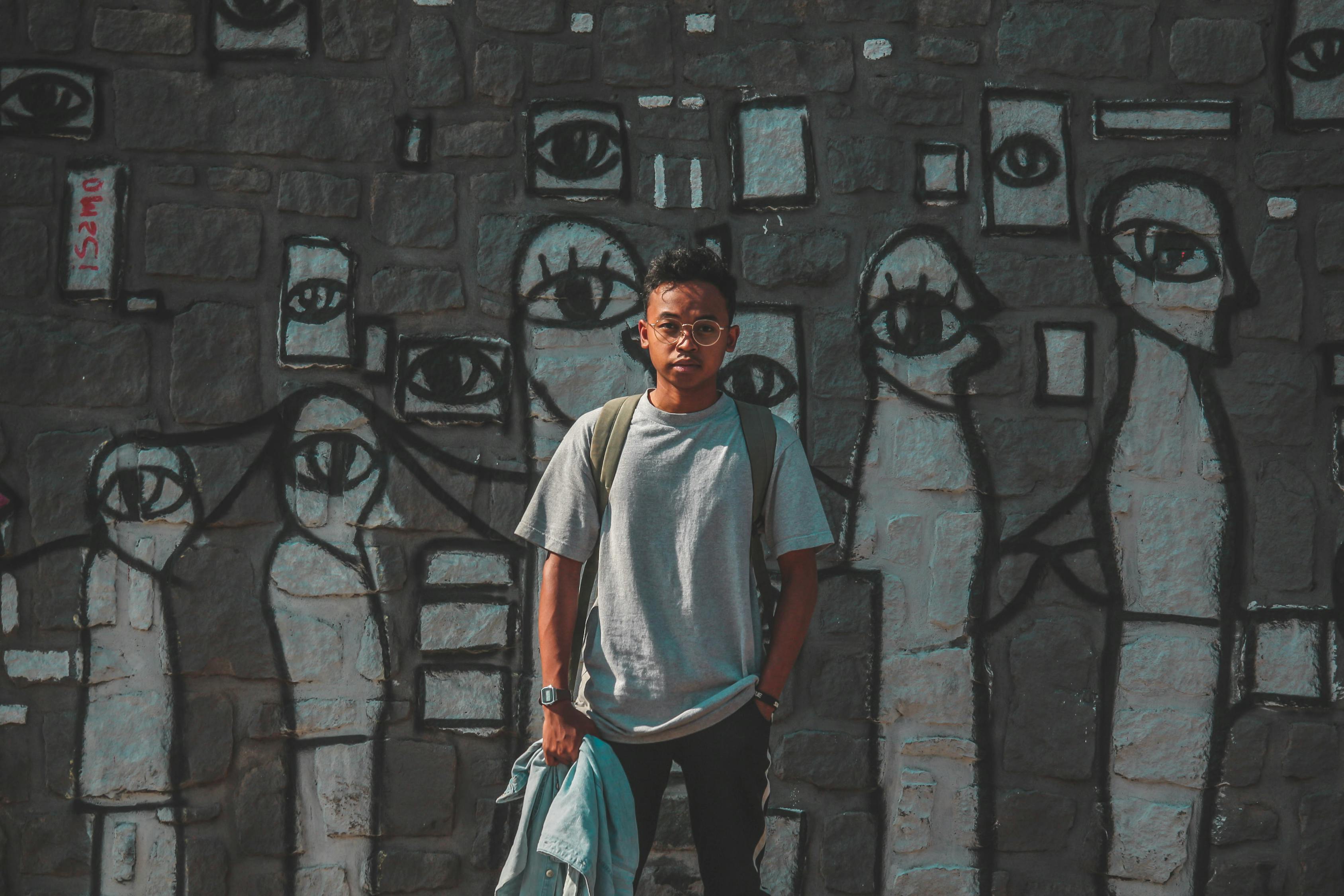 塑造角色艺术,培育影视新星——演员导师的角色与使命