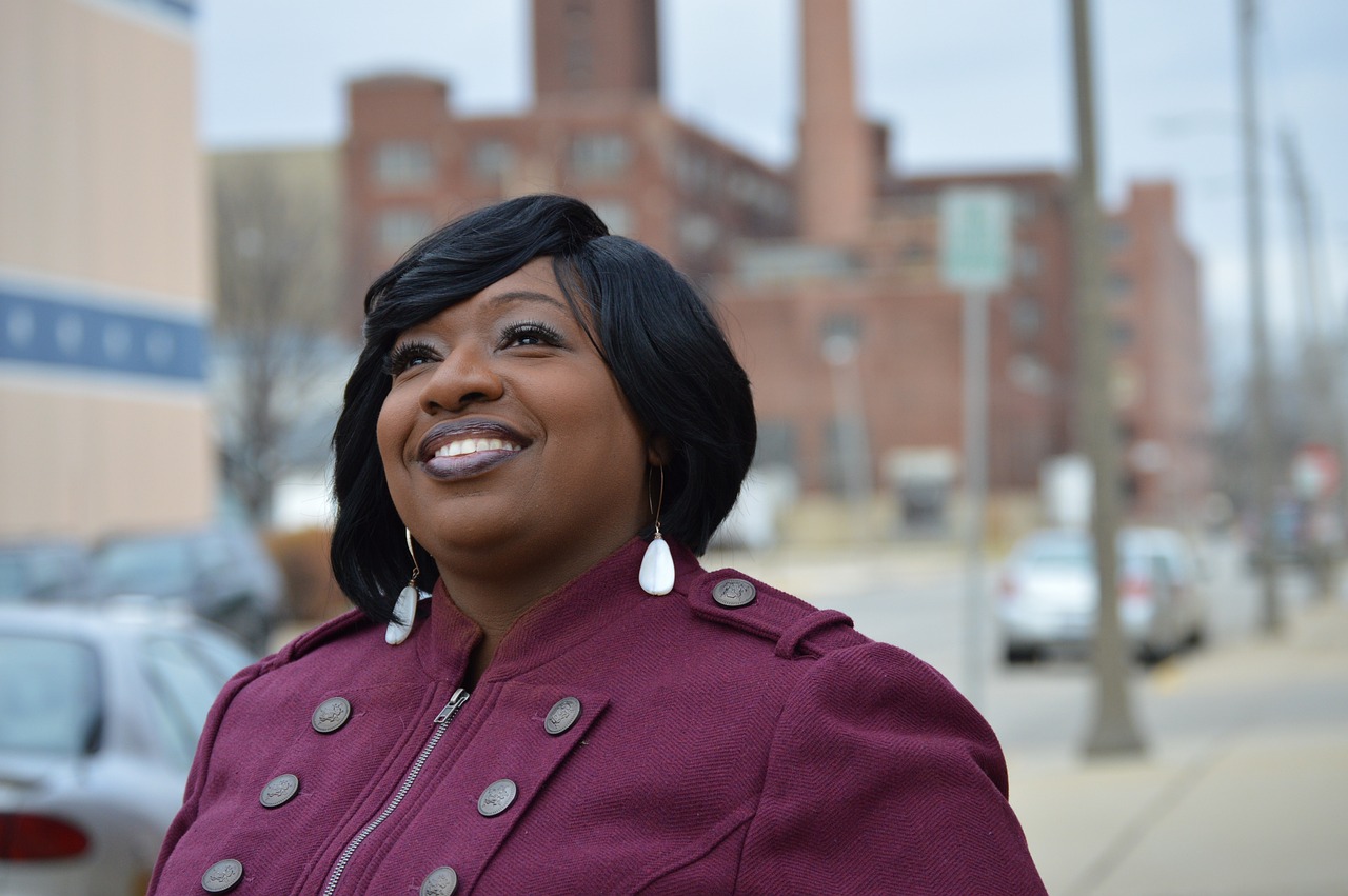 女人在家与电视剧,家庭情感纽带与娱乐时光