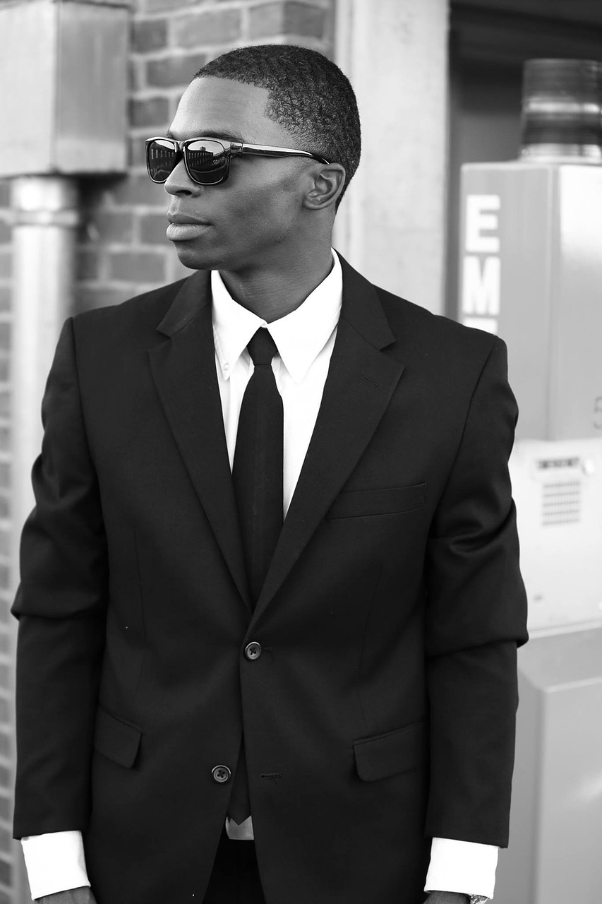 万梓良与徐锦江,电影中的双星闪耀之路