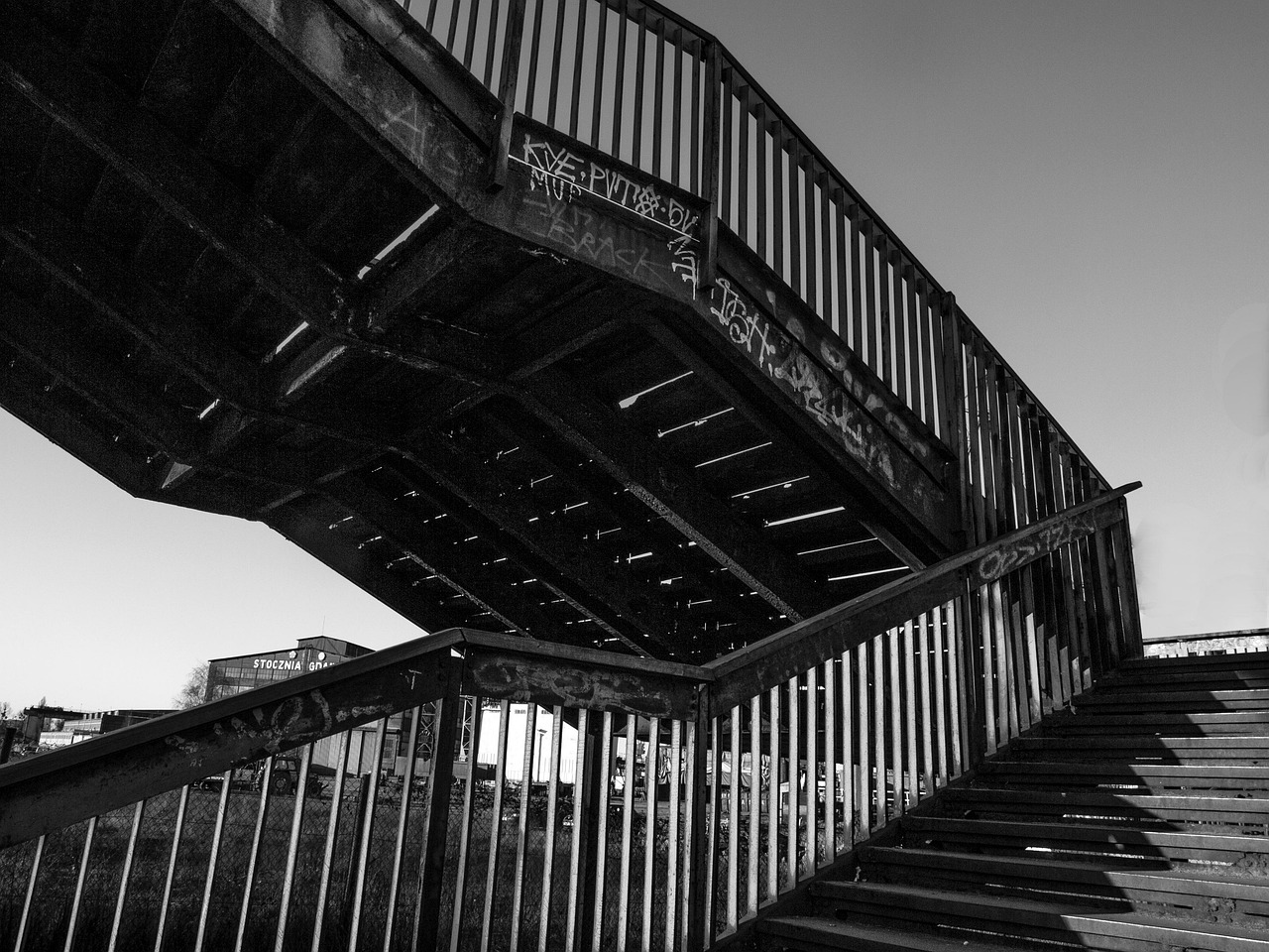 17踏步钢结构楼梯价格分析,全面了解楼梯造价