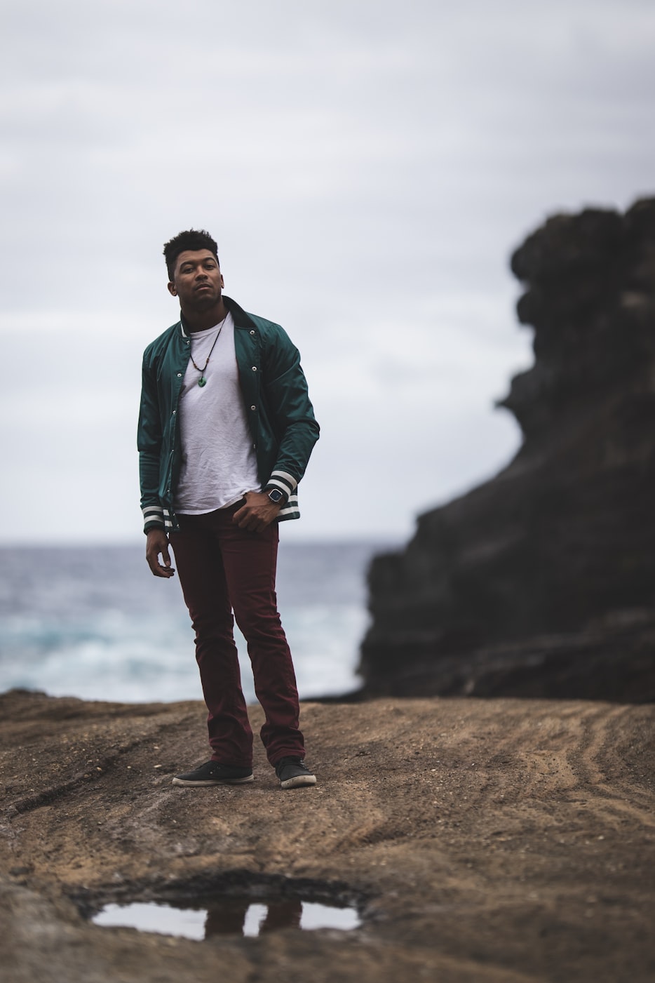 动漫世界中的帅气男生探索,绝美男生图片欣赏