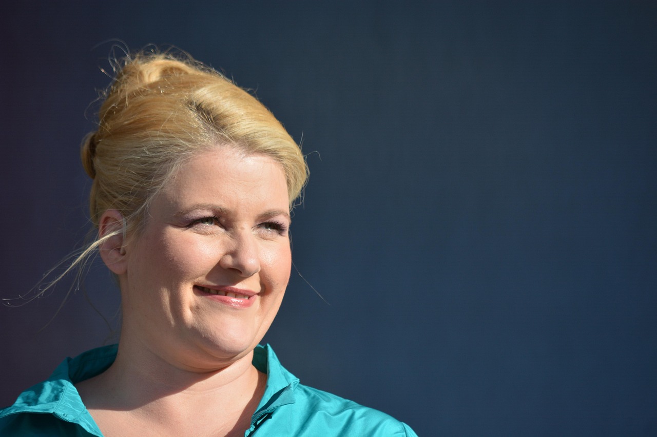 广州广播电视台主持人,珠江之畔的媒体之星闪耀之旅