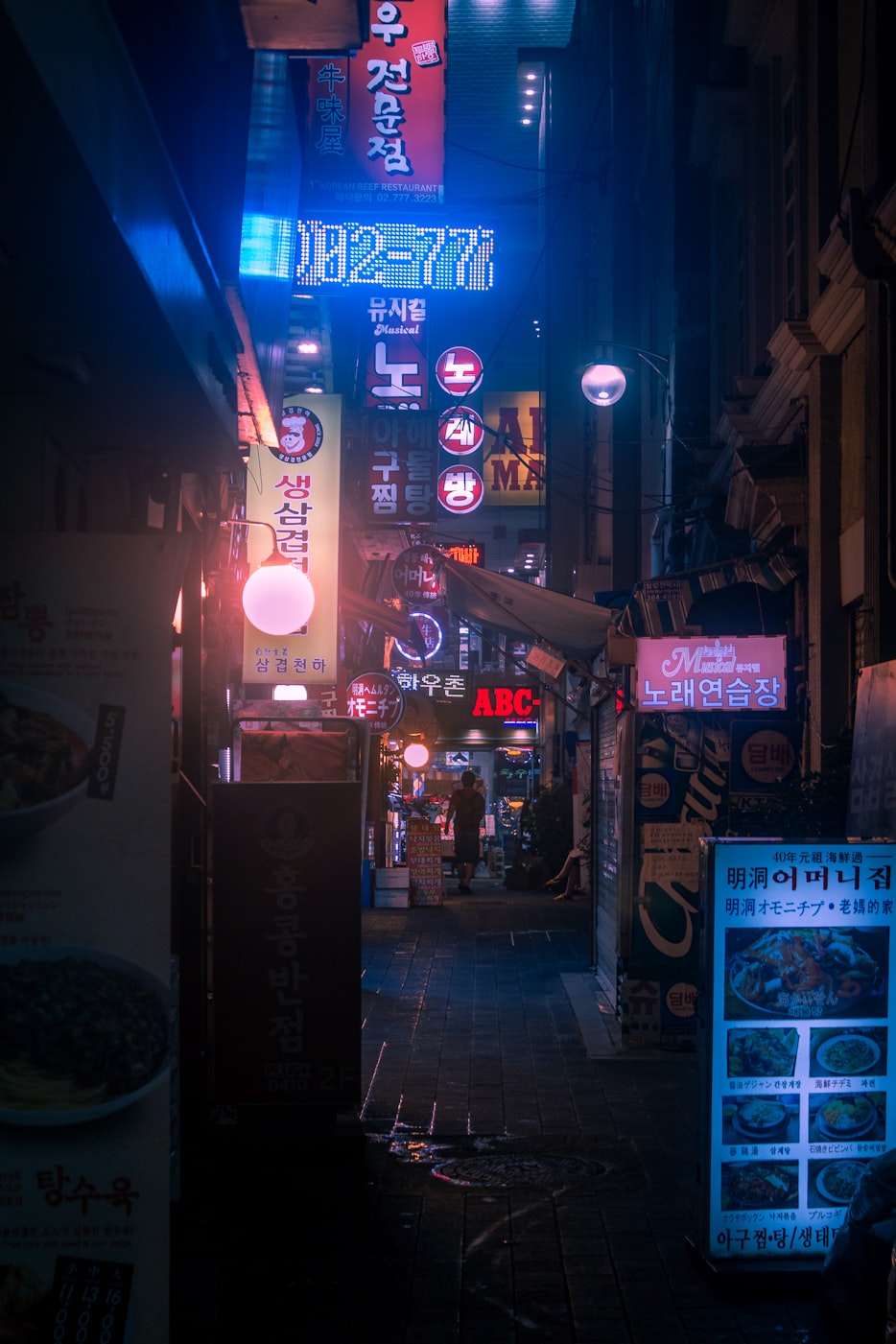 光影交织的都市夜生活,夜夜电影院的魅力之旅