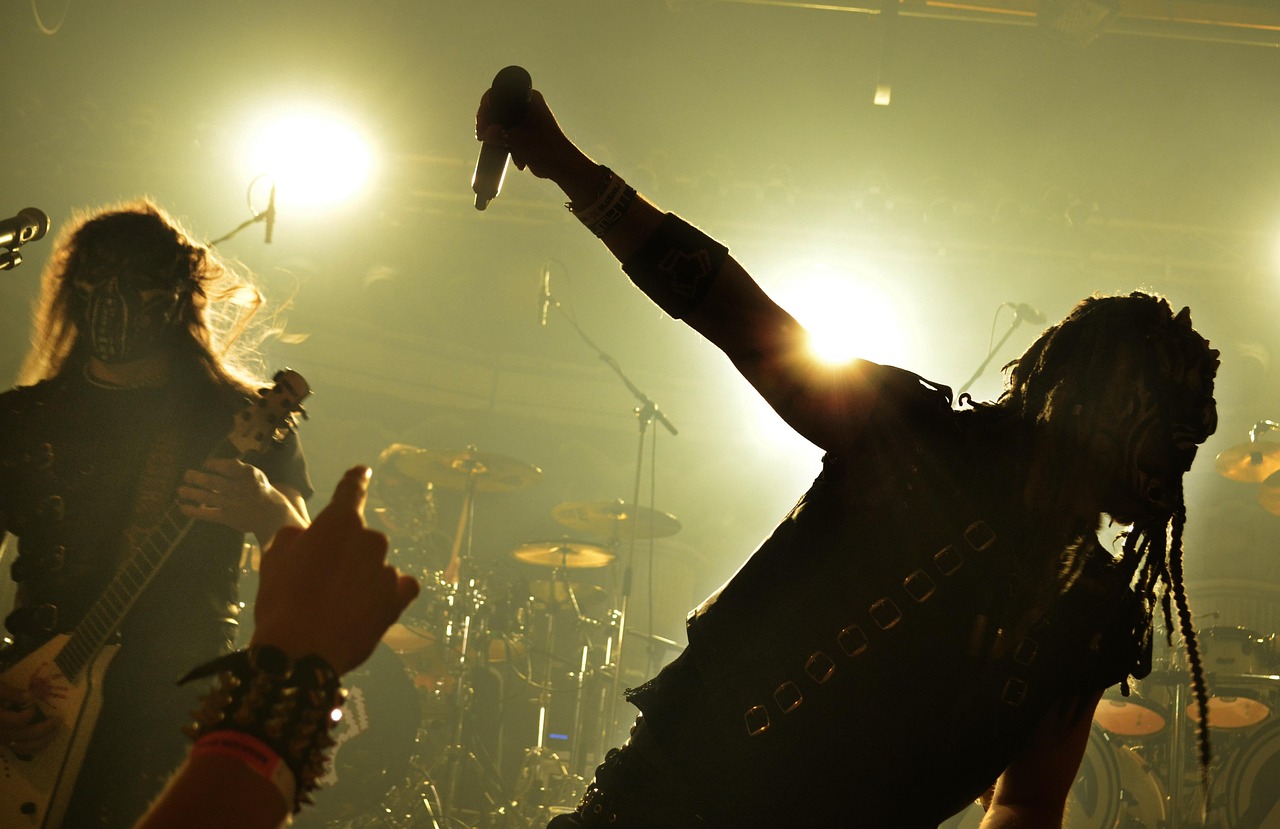 音乐舞台英雄,适合比赛男声演唱的热血歌曲