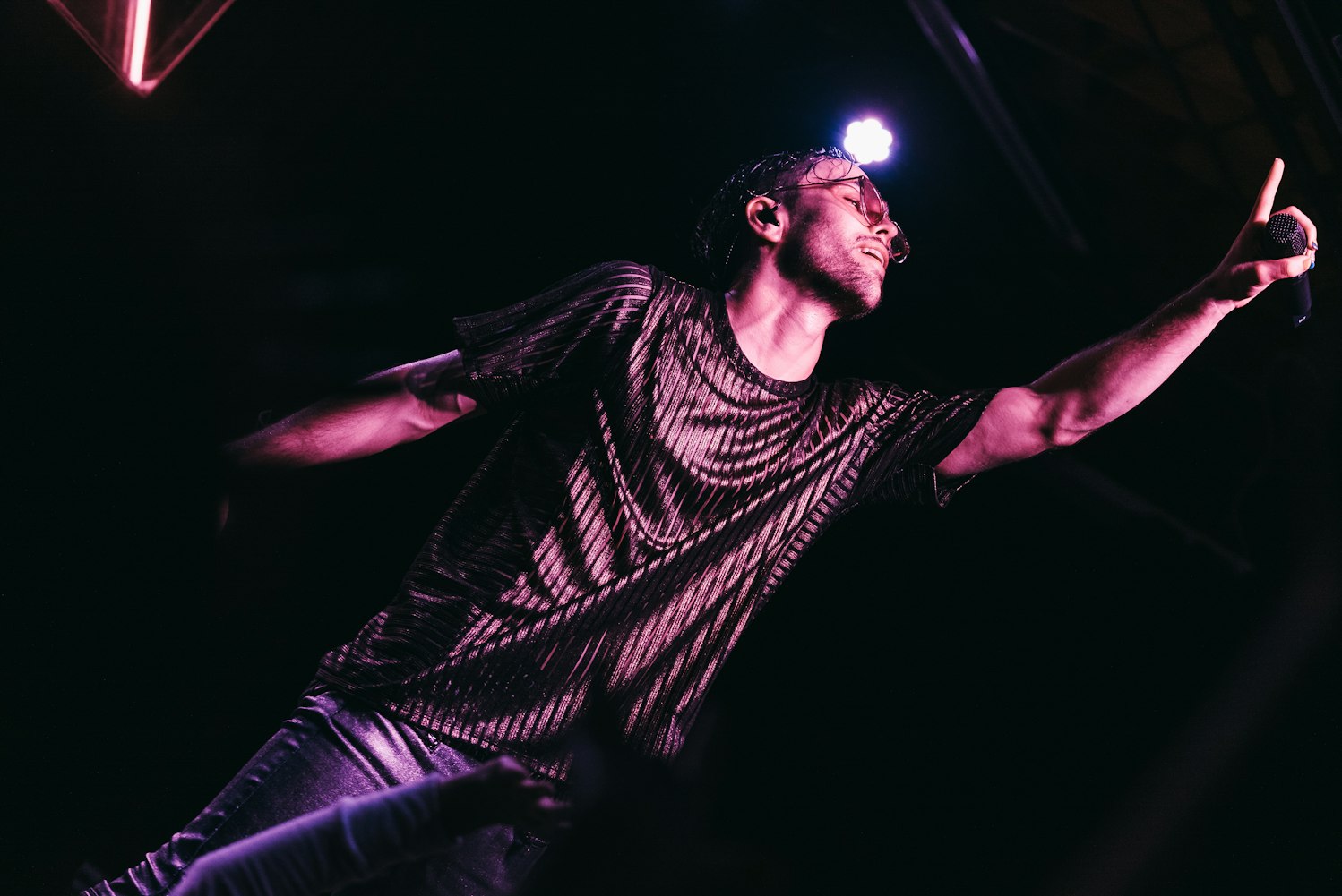 盐城女明星，光芒四射，照亮娱乐圈之路