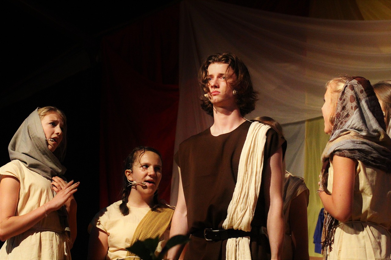 张青演员，演艺之路的闪耀之星